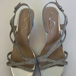 Nina Glittering Silver Heels/Size 9